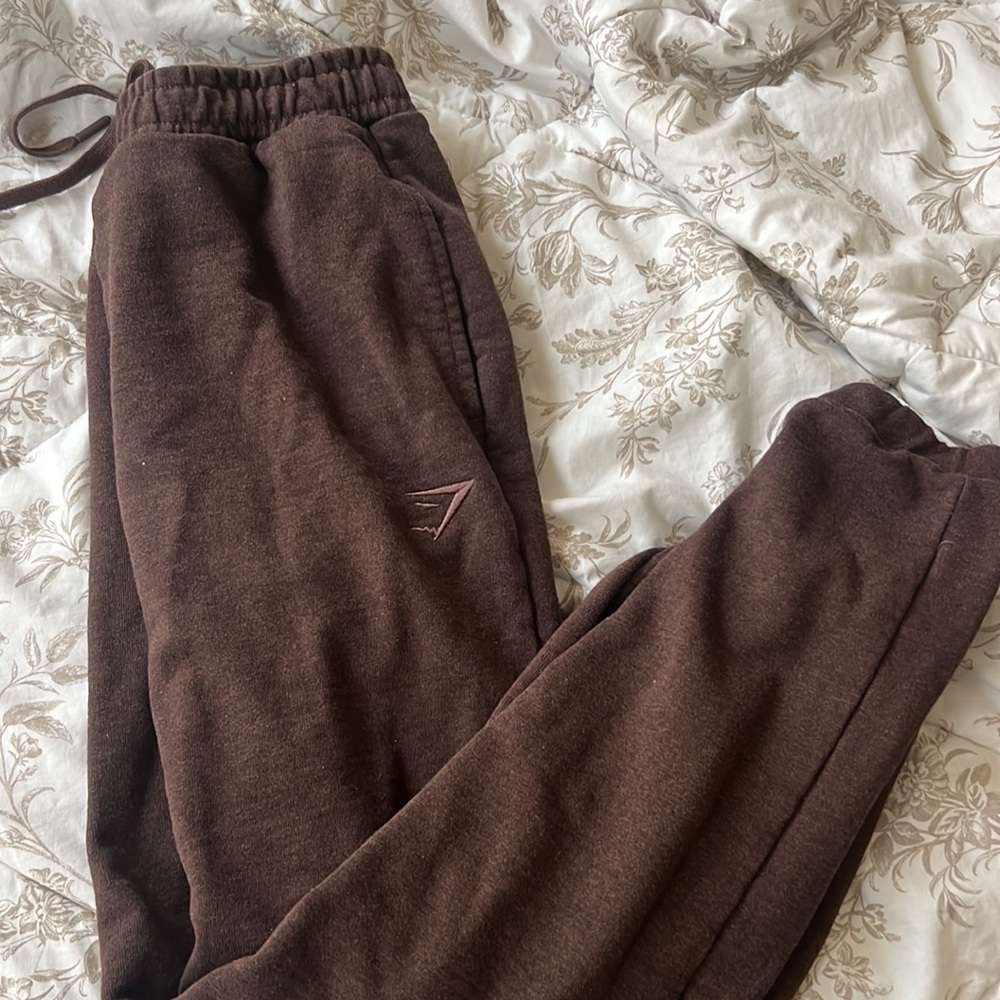 Gymshark sweatpants brown xs